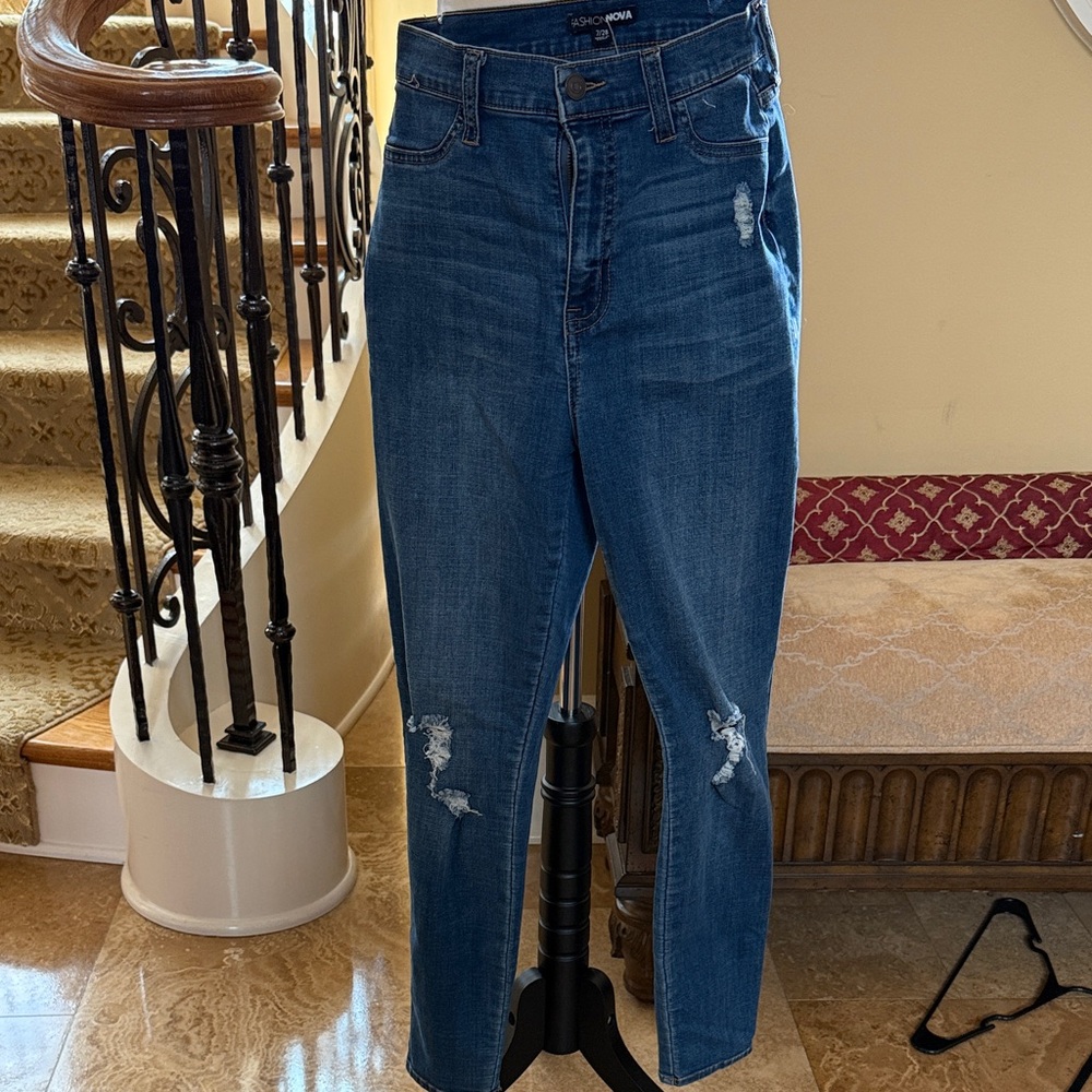 Fashion Nova Women's Blue Distressed Jeans